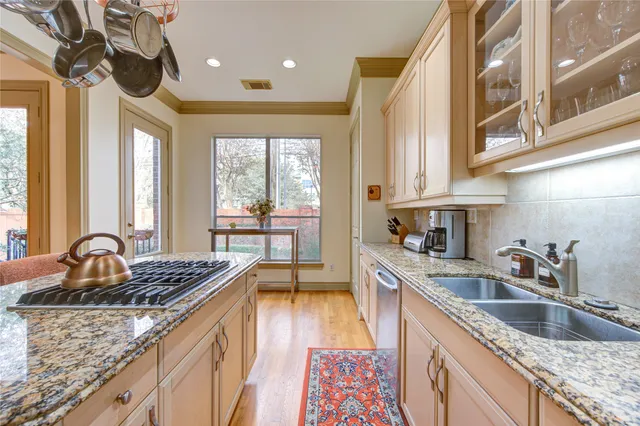 $4,000 | 6811 Staffordshire, Houston, TX 77030