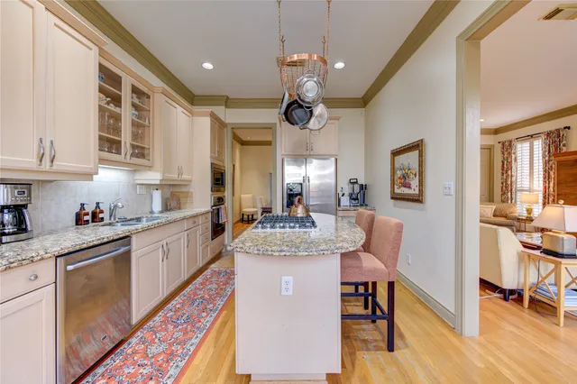 $4,000 | 6811 Staffordshire, Houston, TX 77030