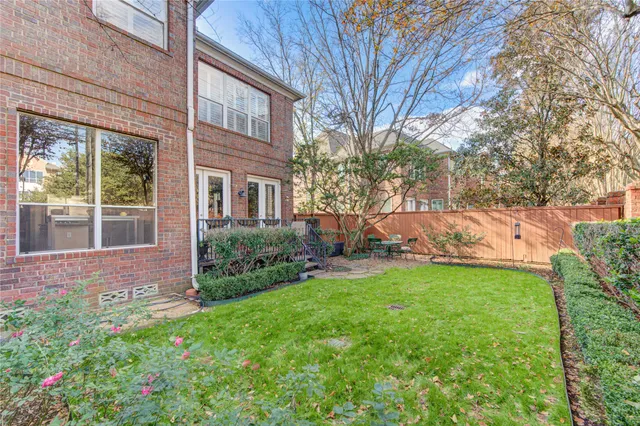 $4,000 | 6811 Staffordshire, Houston, TX 77030