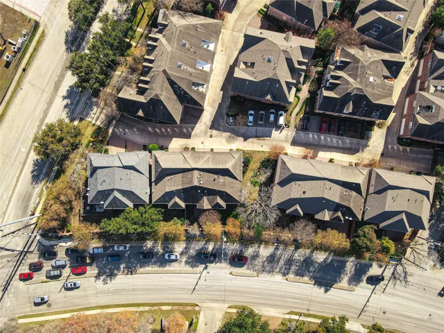 $4,000 | 6811 Staffordshire, Houston, TX 77030