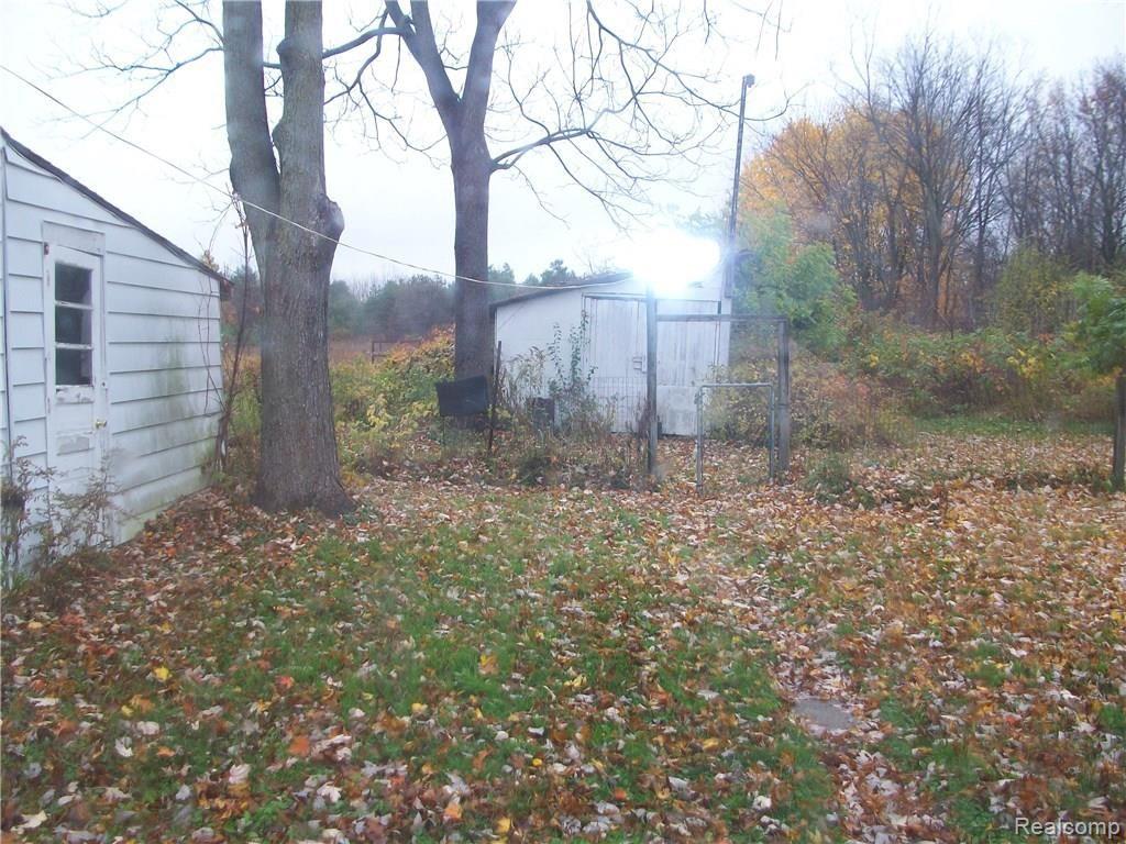 3056 North Belsay Road Flint, MI 48506 - Photo 12 of 15 100_1650.JPG