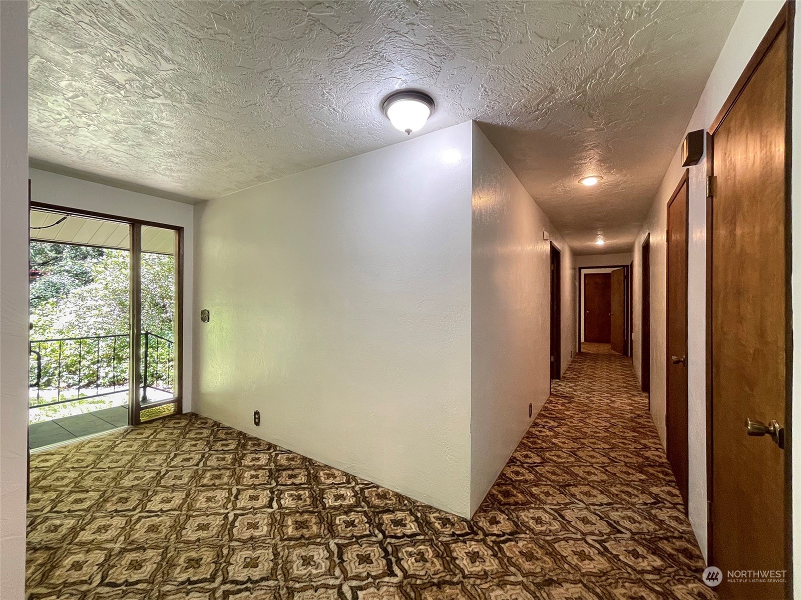 104 Waldo Road Sequim, WA 98382 - Photo 17 of 40 a view of hallway
