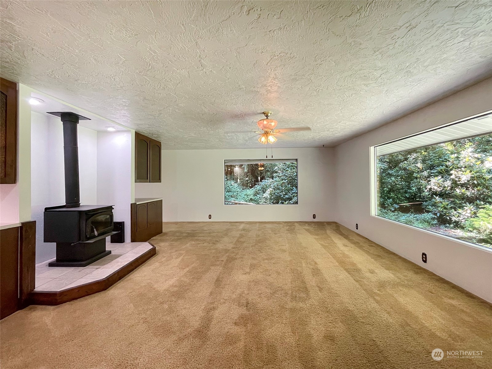 104 Waldo Road Sequim, WA 98382 - Photo 5 of 40 a view of an empty room and a window