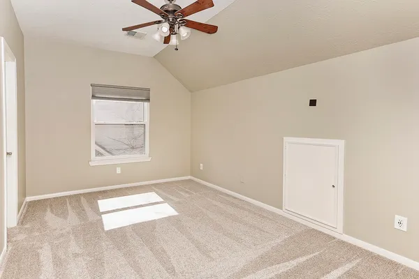 a view of backyard of the house