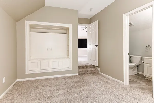 $879,000 | 6 Thornbush Place, The Woodlands, TX 77381