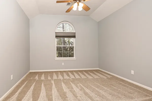 $879,000 | 6 Thornbush Place, The Woodlands, TX 77381