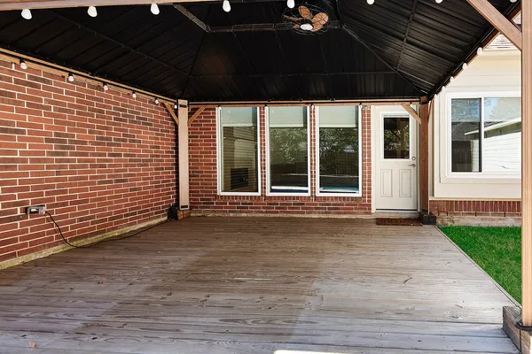 $879,000 | 6 Thornbush Place, The Woodlands, TX 77381