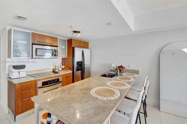 $3,550 | 185 Southwest 7th Street, Unit 2303, Miami, FL 33130