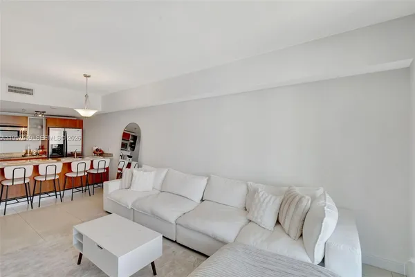 $3,550 | 185 Southwest 7th Street, Unit 2303, Miami, FL 33130