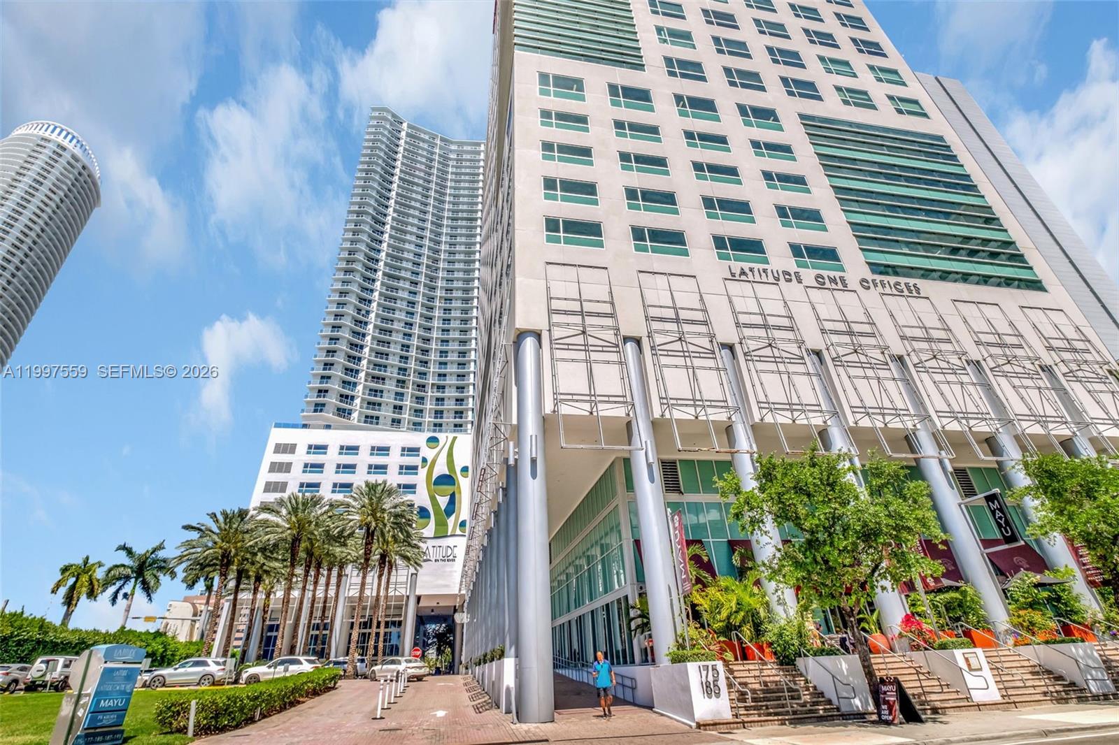 185 Southwest 7th Street, Unit 2303 Miami, FL 33130 - Photo 2 of 40 a front view of a building