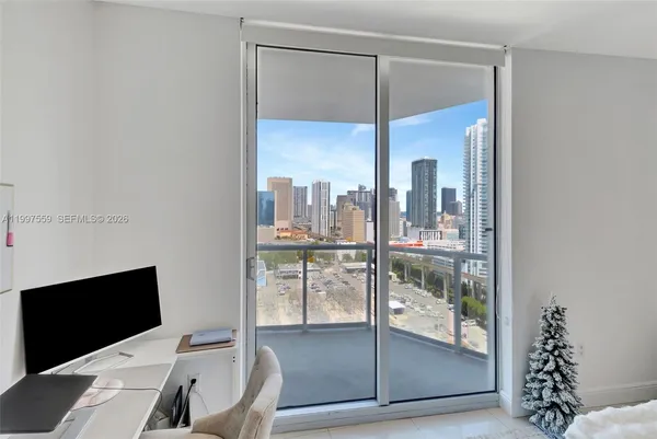 $3,550 | 185 Southwest 7th Street, Unit 2303, Miami, FL 33130