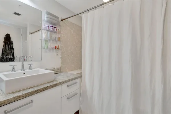 $3,550 | 185 Southwest 7th Street, Unit 2303, Miami, FL 33130