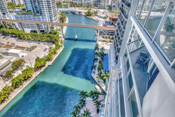 $3,550 | 185 Southwest 7th Street, Unit 2303, Miami, FL 33130