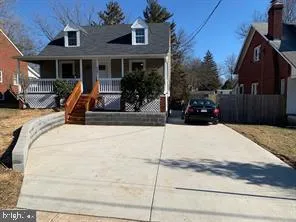 $4,200 | 9407 Colesville Road, Unit B, Silver Spring, MD 20901