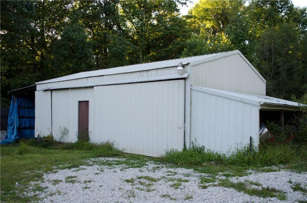 3040 Hancock Ridge Road Martinsville, IN 46151 - Photo 3 of 24