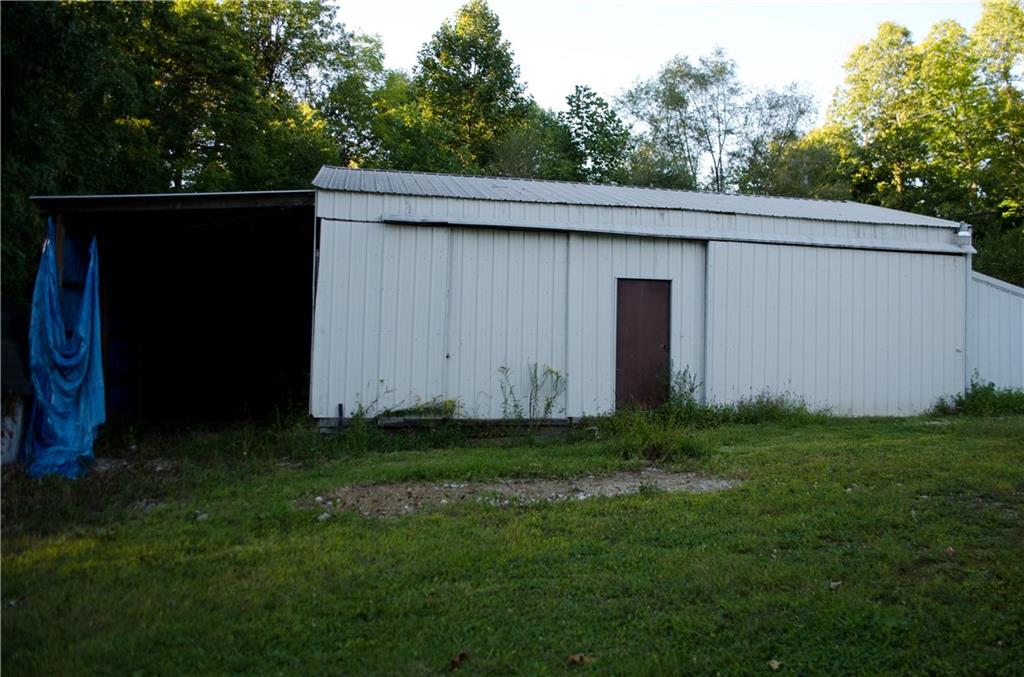 3040 Hancock Ridge Road Martinsville, IN 46151 - Photo 5 of 24