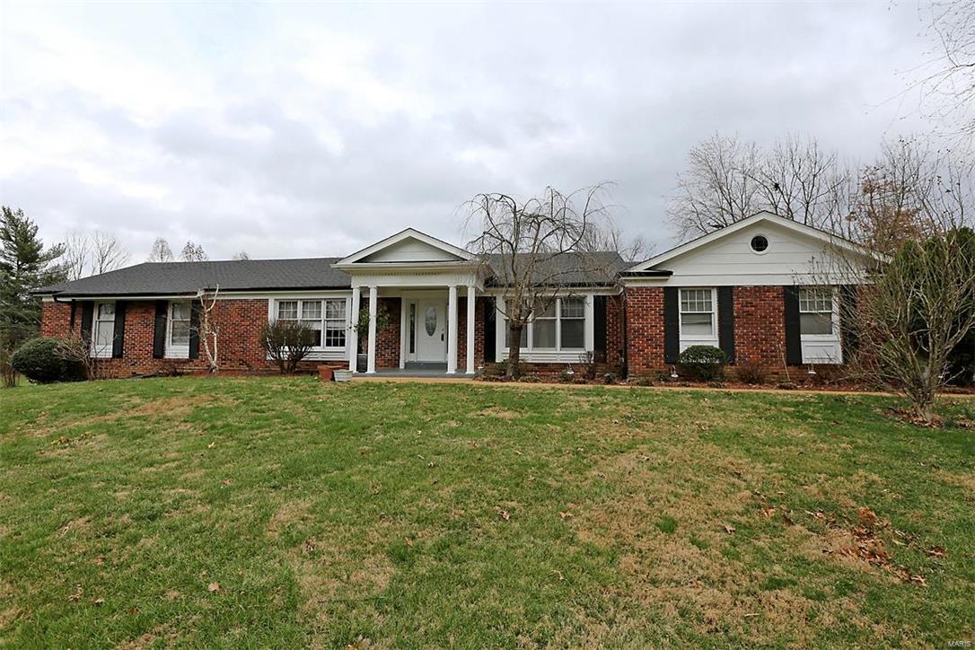 34 Williamsburg Road St. Louis, MO 63141 - Photo 1 of 41 Gallery Image 1