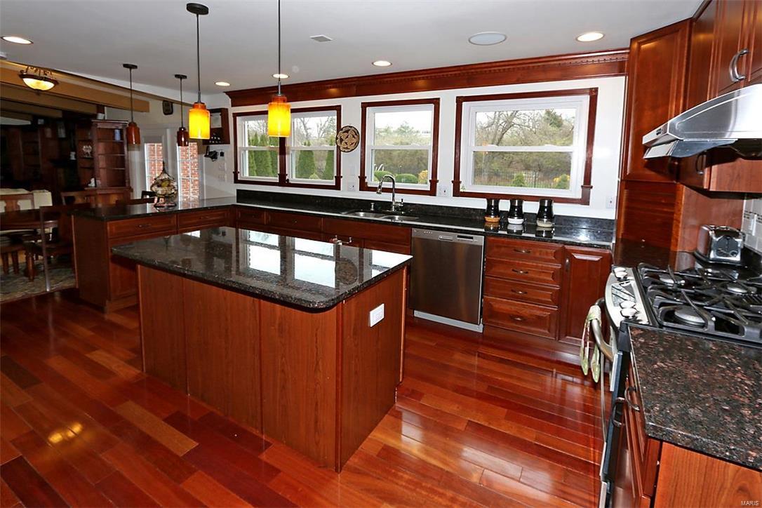 34 Williamsburg Road St. Louis, MO 63141 - Photo 2 of 41 Gallery Image 2