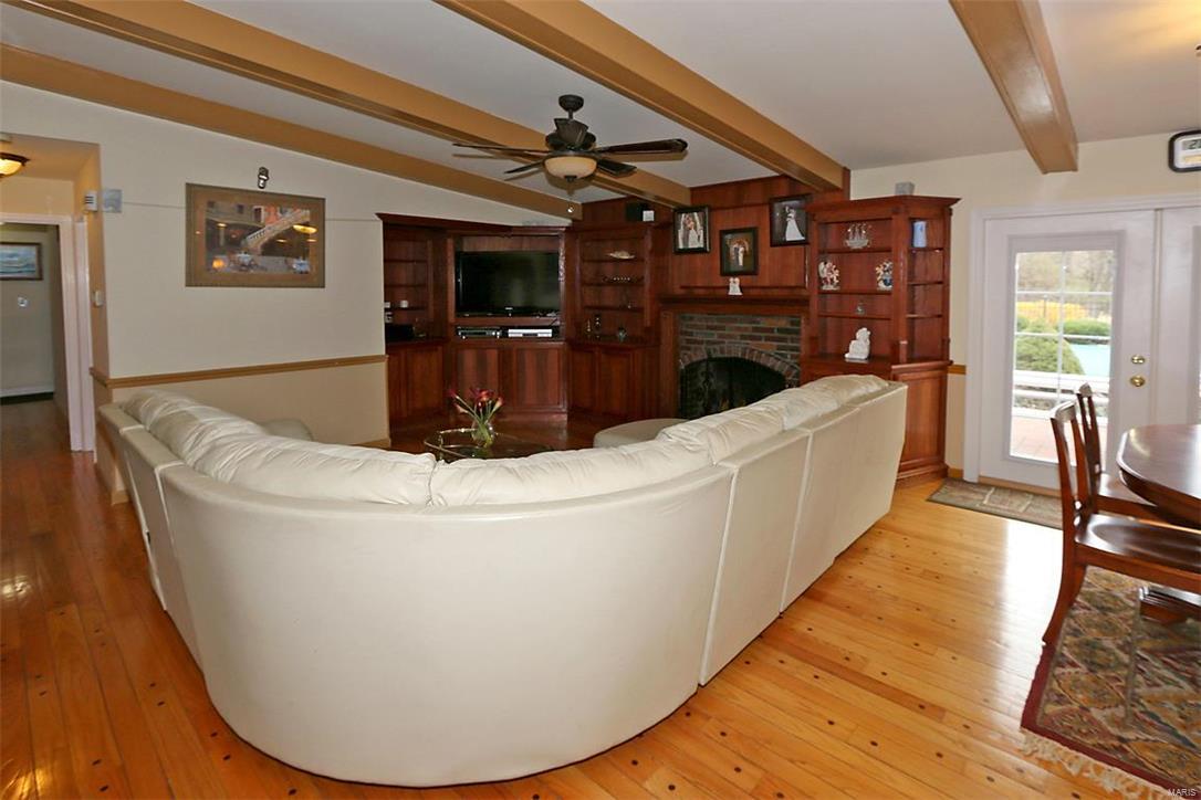 34 Williamsburg Road St. Louis, MO 63141 - Photo 3 of 41 Gallery Image 3