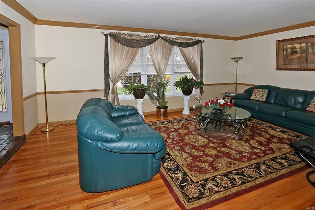 34 Williamsburg Road St. Louis, MO 63141 - Photo 5 of 41 Gallery Image 5