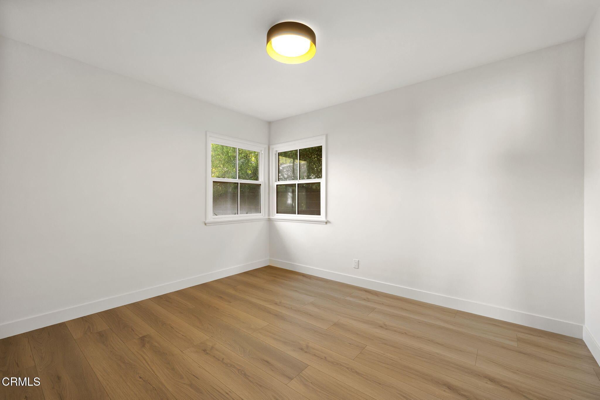 3644 Stancrest Drive, Unit A Glendale, CA 91208 - Photo 5 of 7 23-web-or-mls-IMG_5874