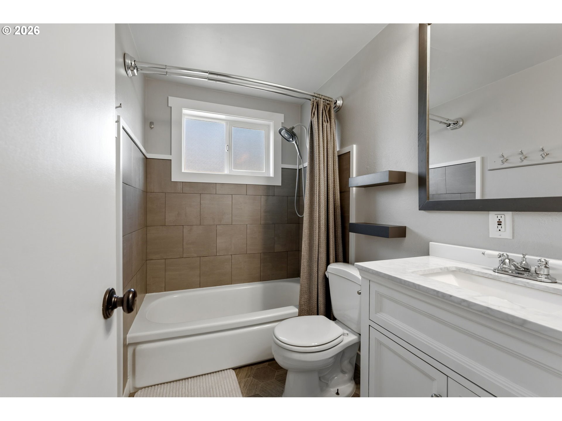622 North 51st Street Springfield, OR 97478 - Photo 12 of 25 Bathroom