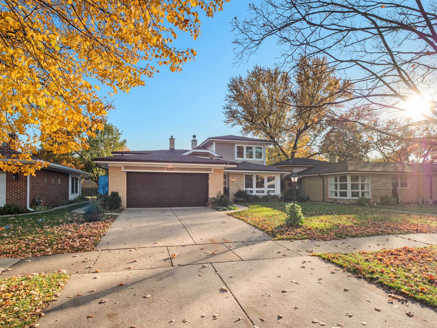 1221 Castle Drive Park Ridge, IL 60068 - Photo 2 of 41 Gallery Image 2
