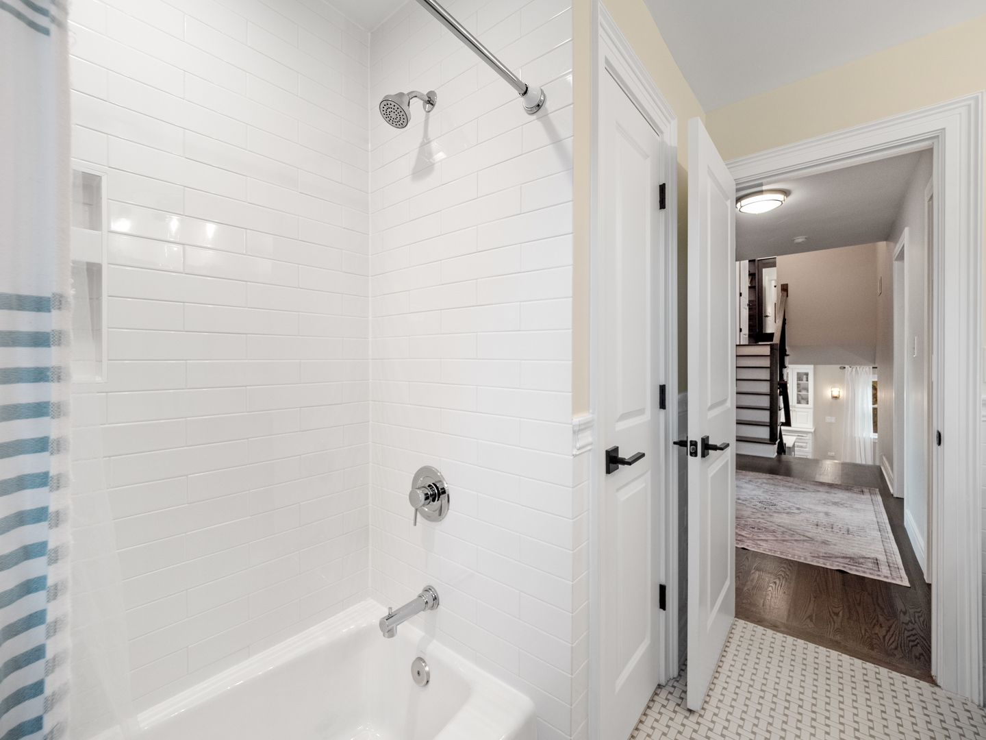 1221 Castle Drive Park Ridge, IL 60068 - Photo 27 of 41 Gallery Image 27