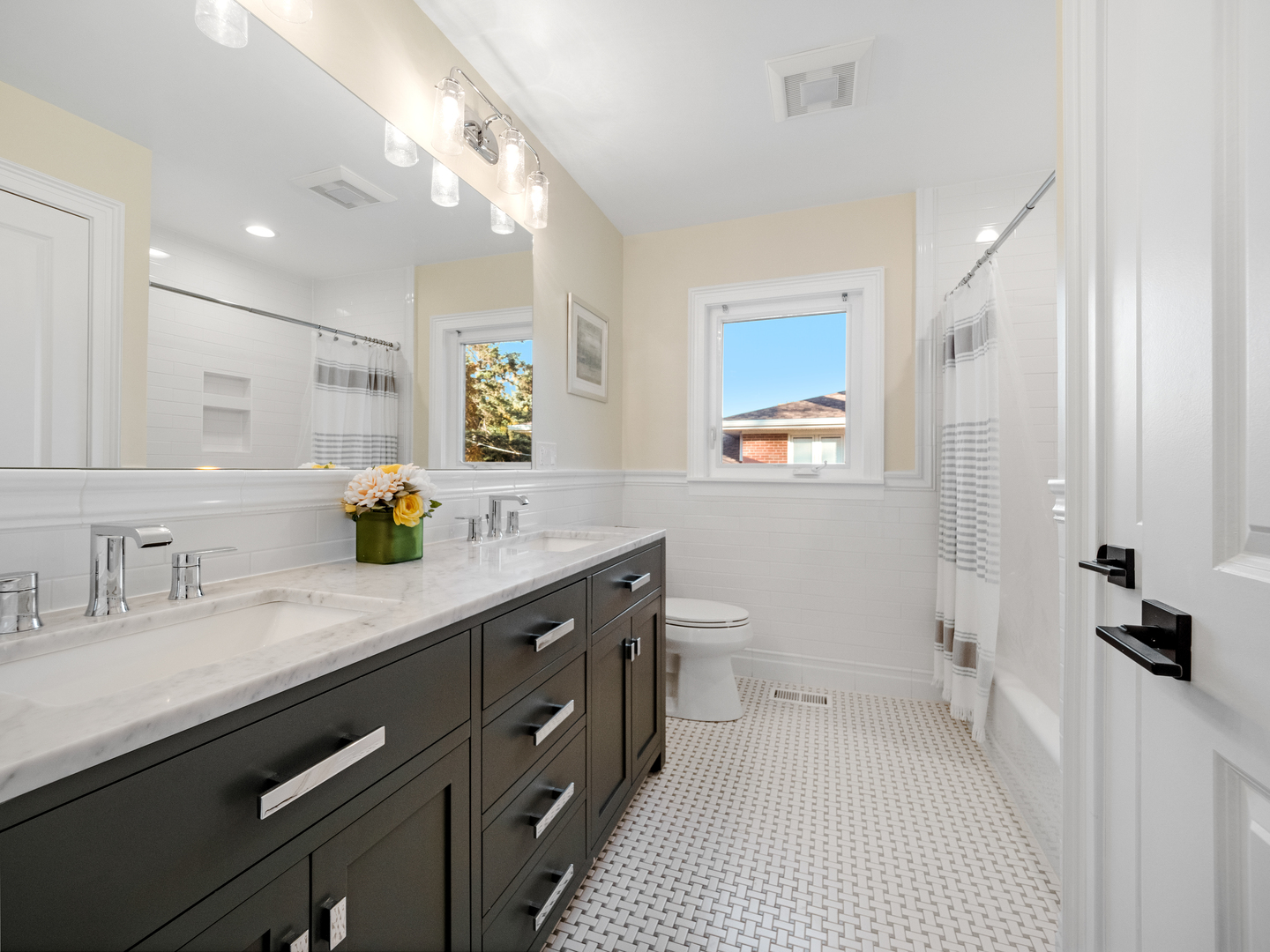 1221 Castle Drive Park Ridge, IL 60068 - Photo 28 of 41 Gallery Image 28