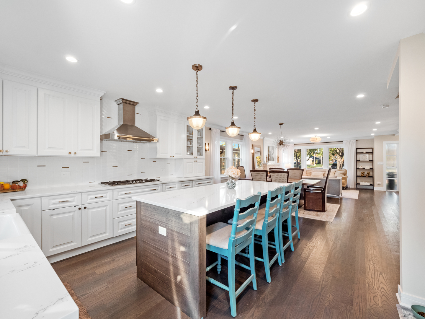 1221 Castle Drive Park Ridge, IL 60068 - Photo 8 of 41 Gallery Image 8