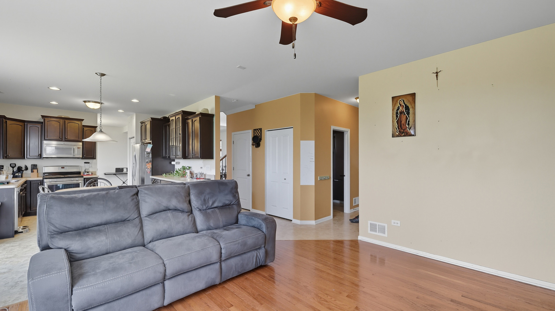 1607 Seward Road Joliet, IL 60431 - Photo 13 of 30