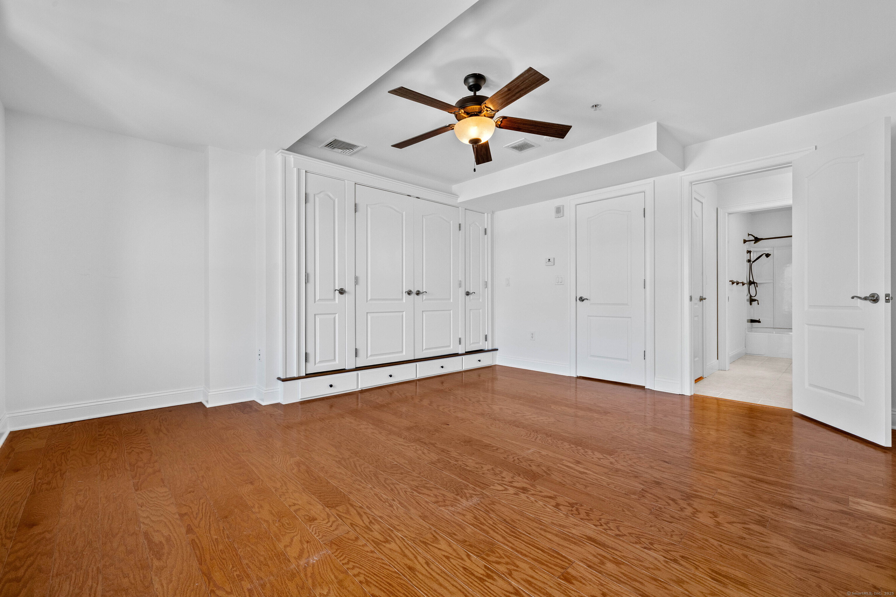 461 Bank Street, Unit 802 New London, CT 06320 - Photo 18 of 35 a view of an empty room