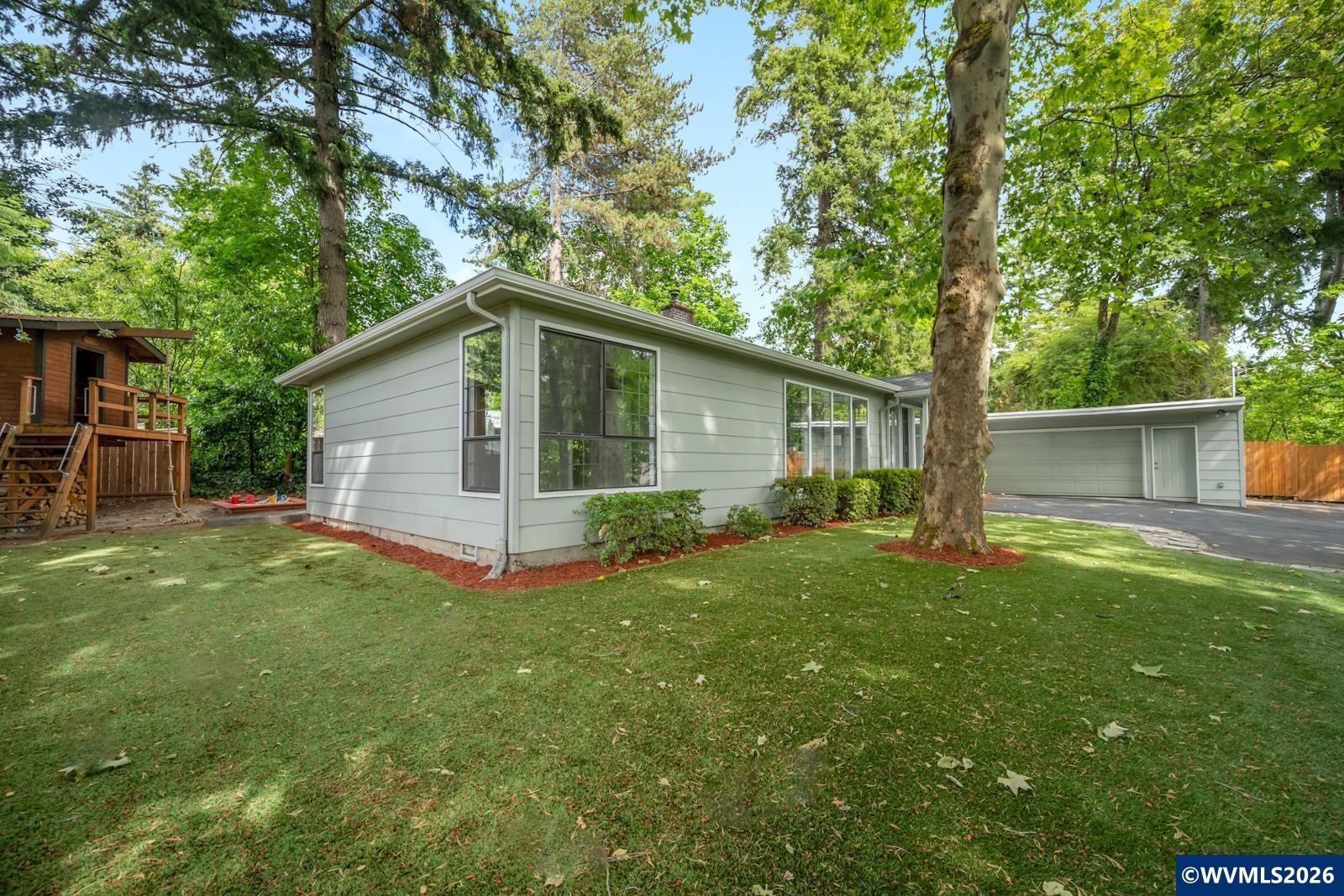 10165 Southwest Walker Road Beaverton, OR 97005 - Photo 4 of 35