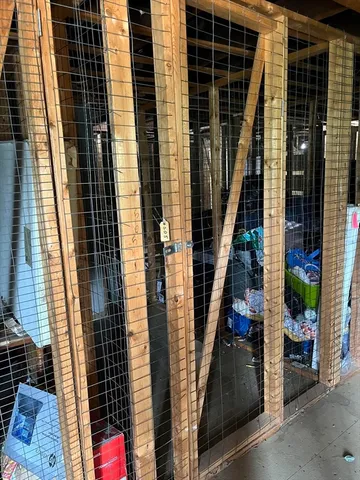 a car parked in the parking lot at street side