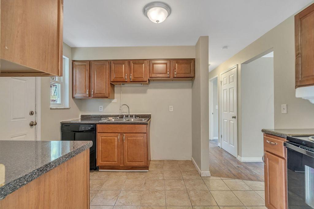 5421 Rapid Run Road Cincinnati, OH 45238 - Photo 18 of 38