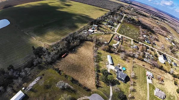 $275,000 | 12530 County Road 421, Rosharon, TX 77583