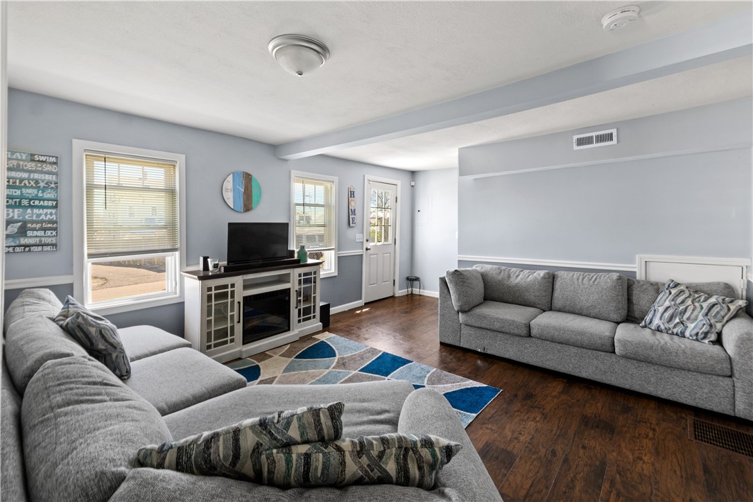 23 Logan Street Warwick, RI 02889 - Photo 12 of 34