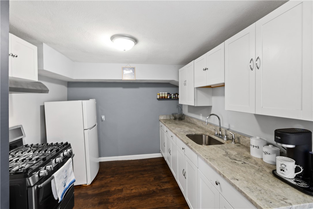 23 Logan Street Warwick, RI 02889 - Photo 8 of 34