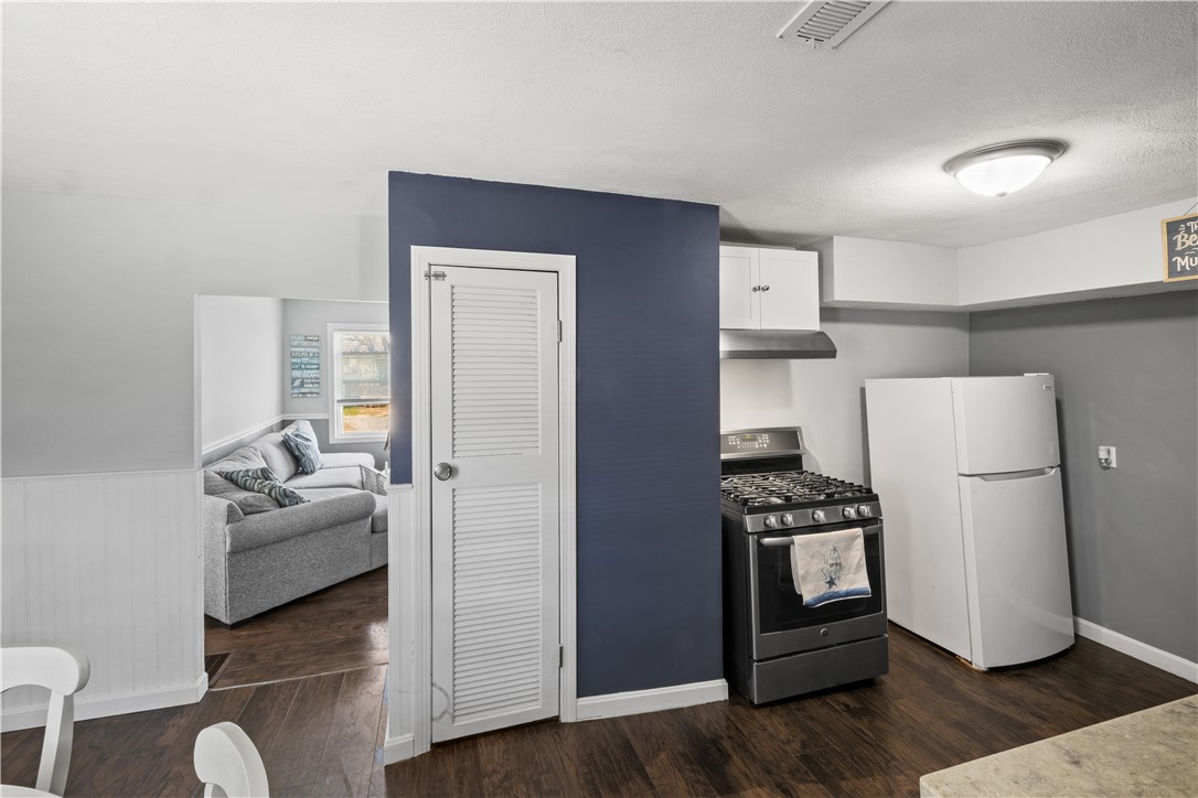 23 Logan Street Warwick, RI 02889 - Photo 10 of 34