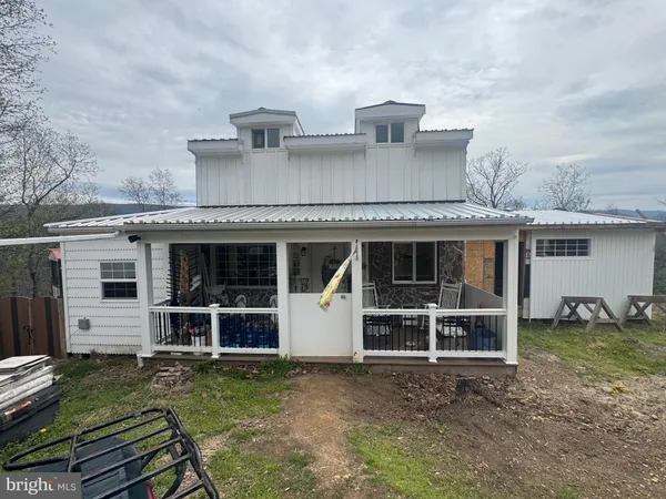 $259,900 | 1821 Bears Lope Lane, Great Cacapon, WV 25422