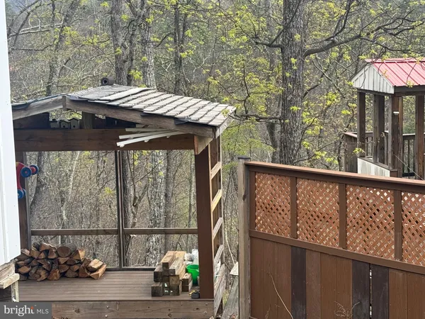 $259,900 | 1821 Bears Lope Lane, Great Cacapon, WV 25422