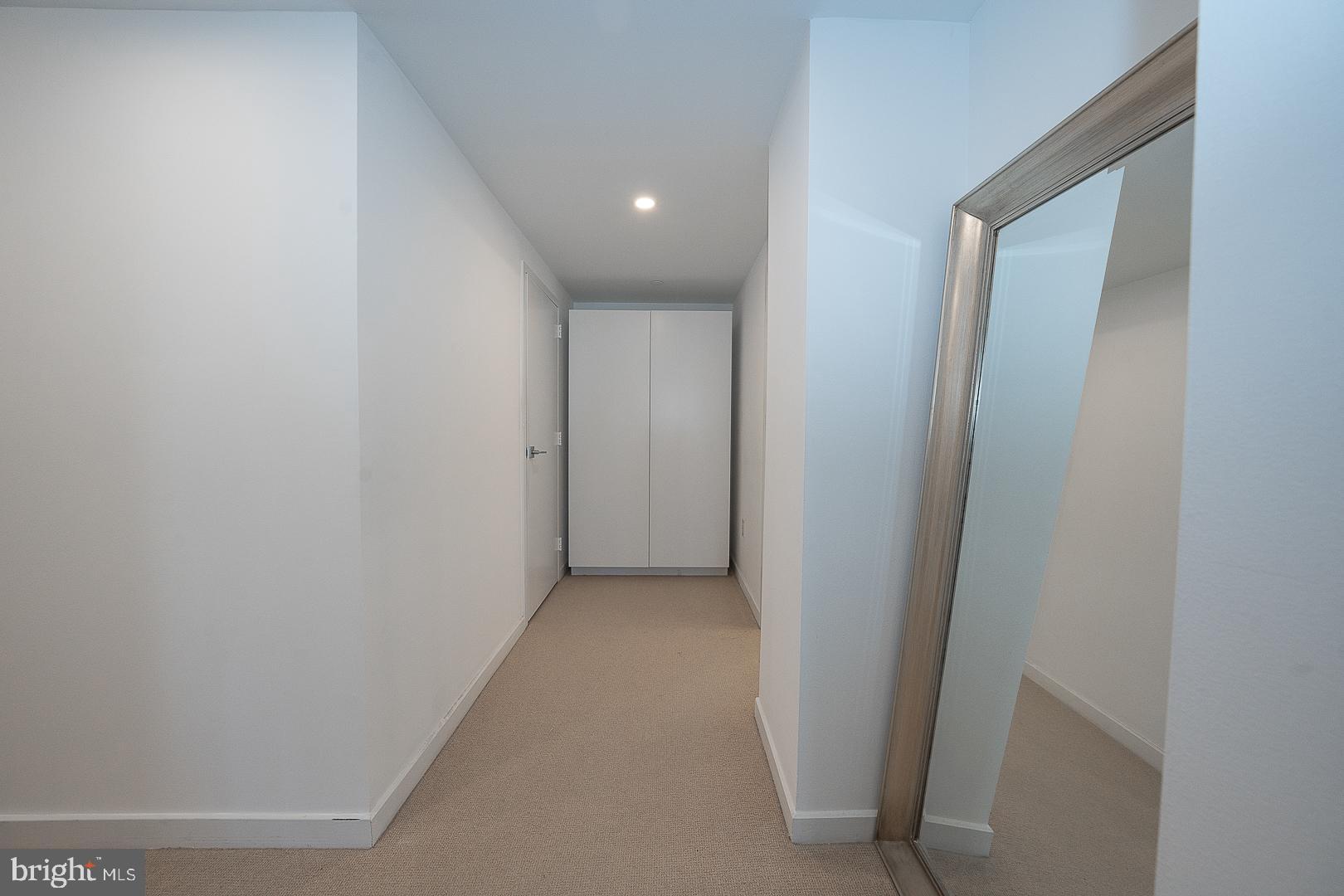 202-10 West Rittenhouse Square, Unit 1205 Philadelphia, PA 19103 - Photo 23 of 28 a view of hallway