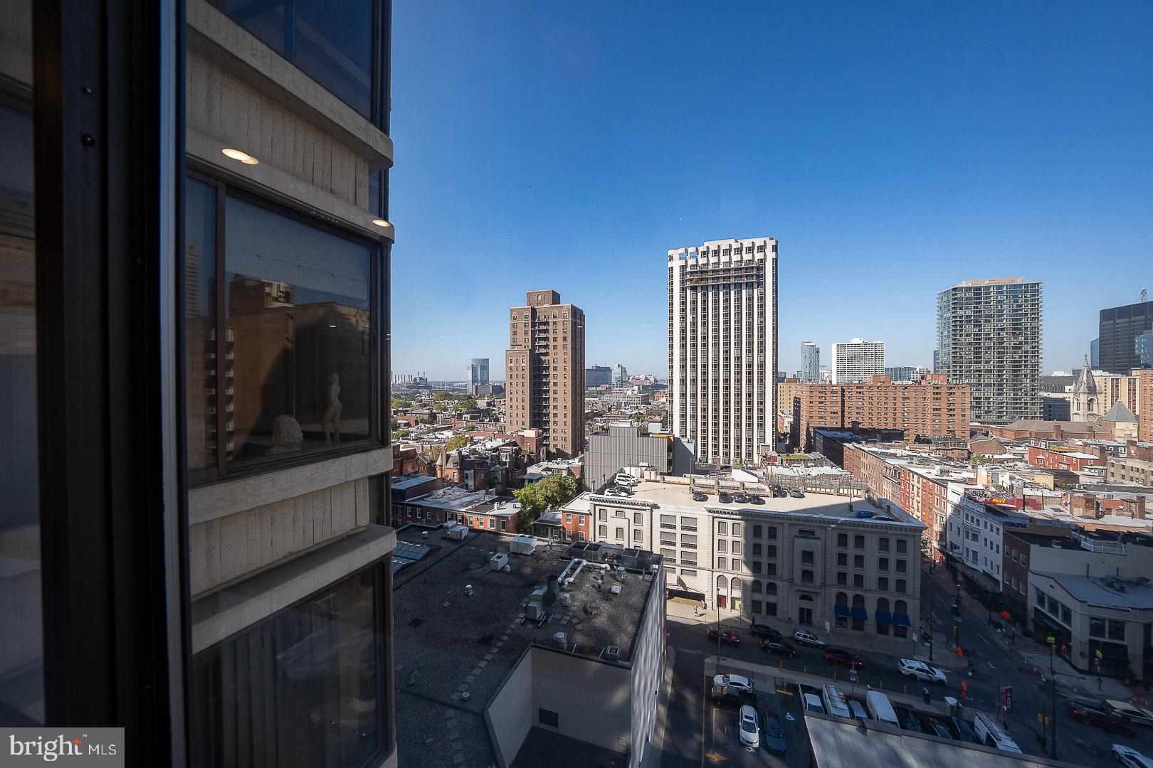 202-10 West Rittenhouse Square, Unit 1205 Philadelphia, PA 19103 - Photo 27 of 28 a picture of city view