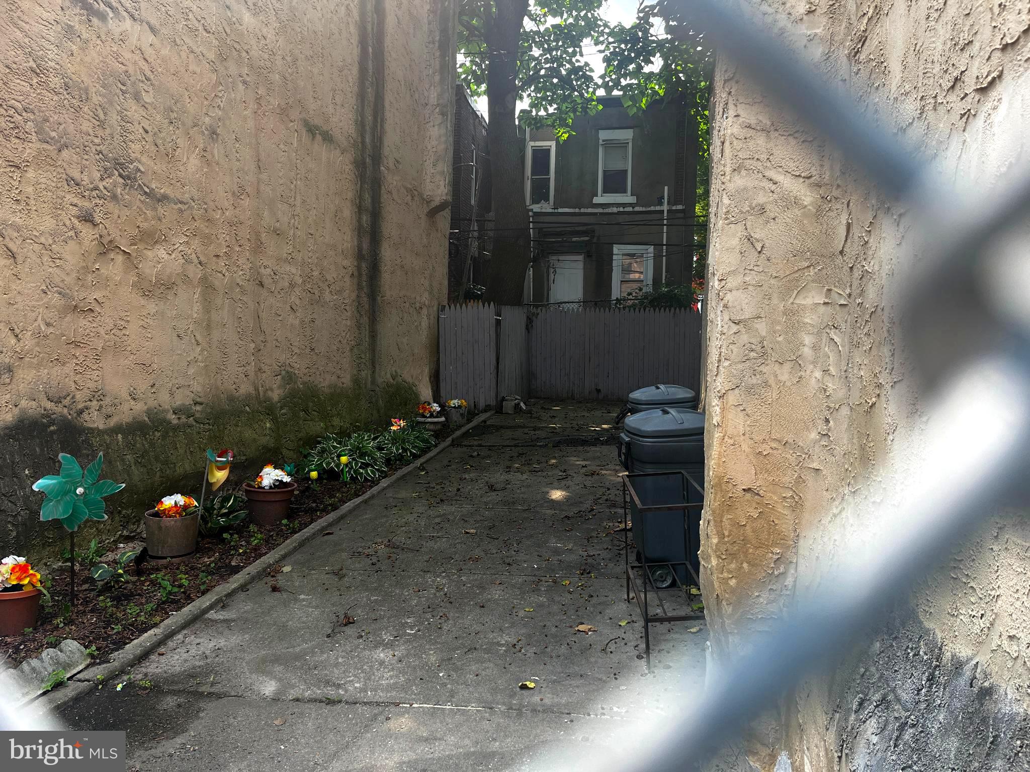 2526 North Corlies St  