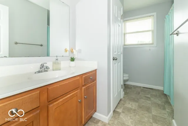 $364,900 | 1410 Woodbrooke Drive, New Castle, IN 47362