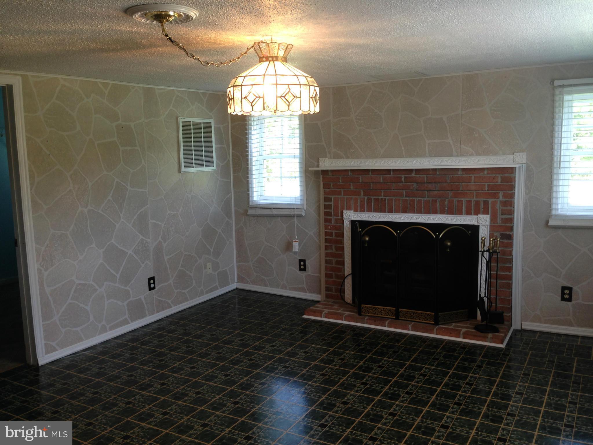 7811 Annapolis Woods Road Welcome, MD 20693 - Photo 5 of 25 Dining Room