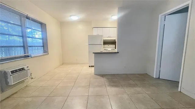 $1,400 | 505 Northeast 4th Avenue, Unit 1, Fort Lauderdale, FL 33301