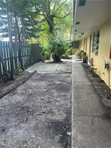 $1,400 | 505 Northeast 4th Avenue, Unit 1, Fort Lauderdale, FL 33301