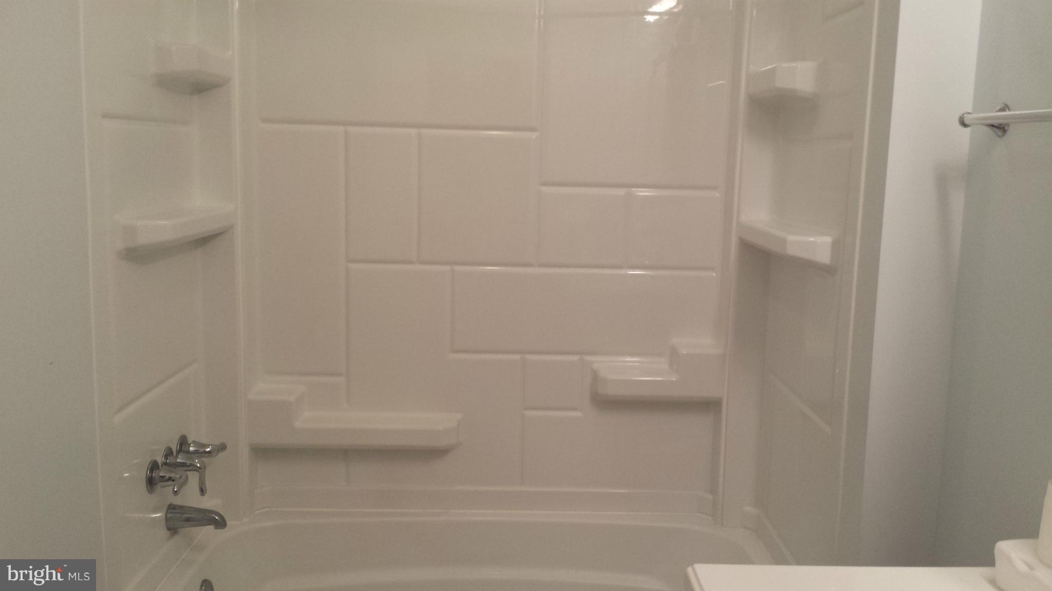 1822 Wendover Road Baltimore, MD 21234 - Photo 16 of 30 Bath