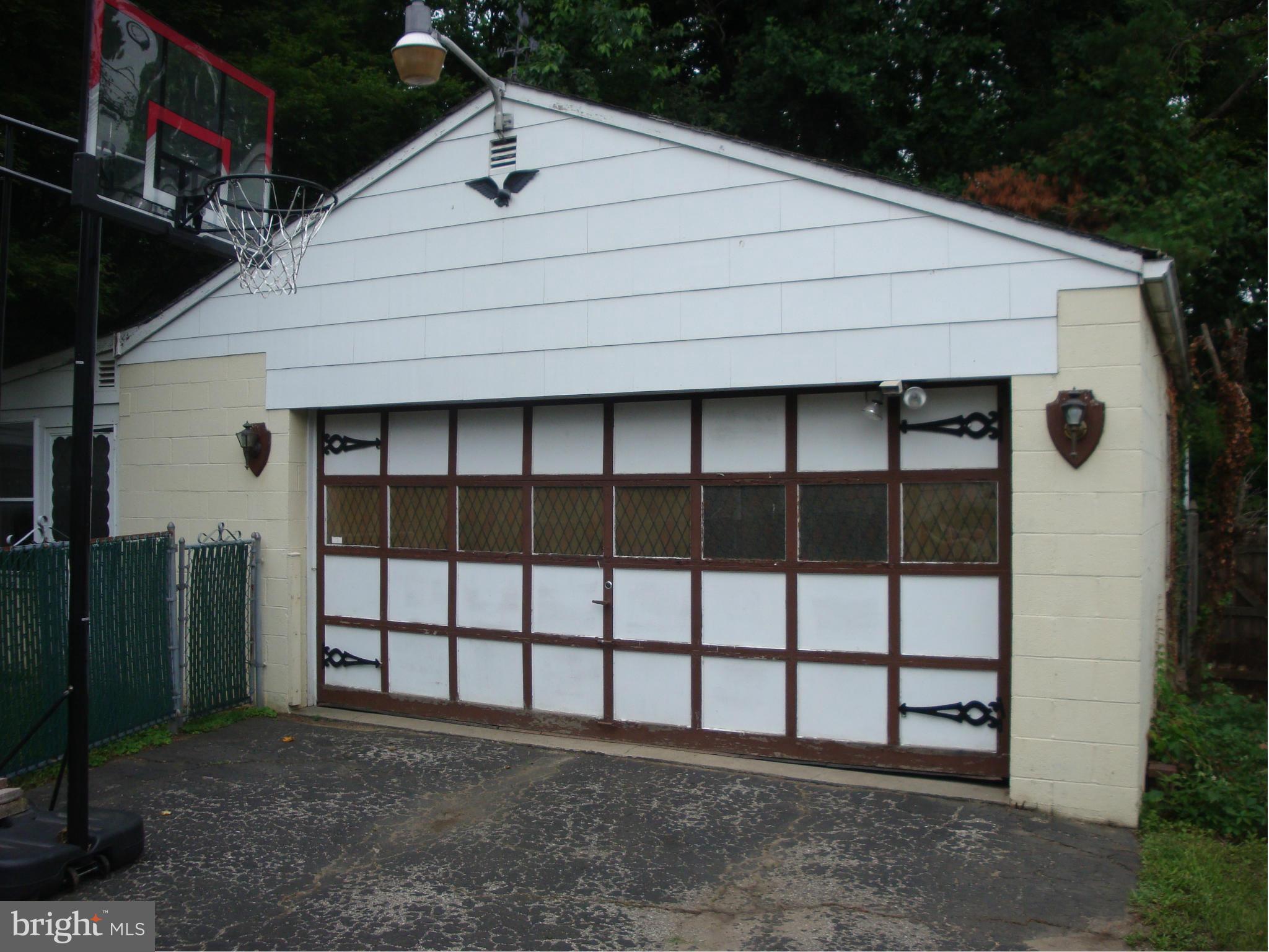 1822 Wendover Road Baltimore, MD 21234 - Photo 23 of 30 GARAGE